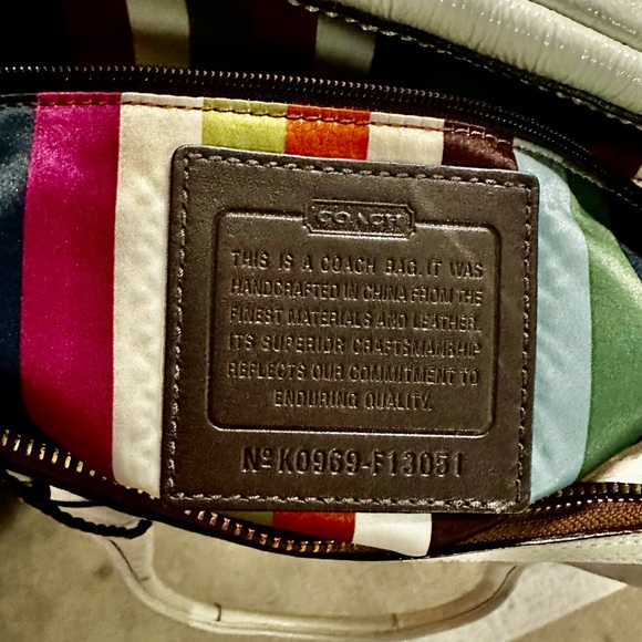 Authentic COACH Peyton Patent leather archive double zip satchel - Picture 4 of 4